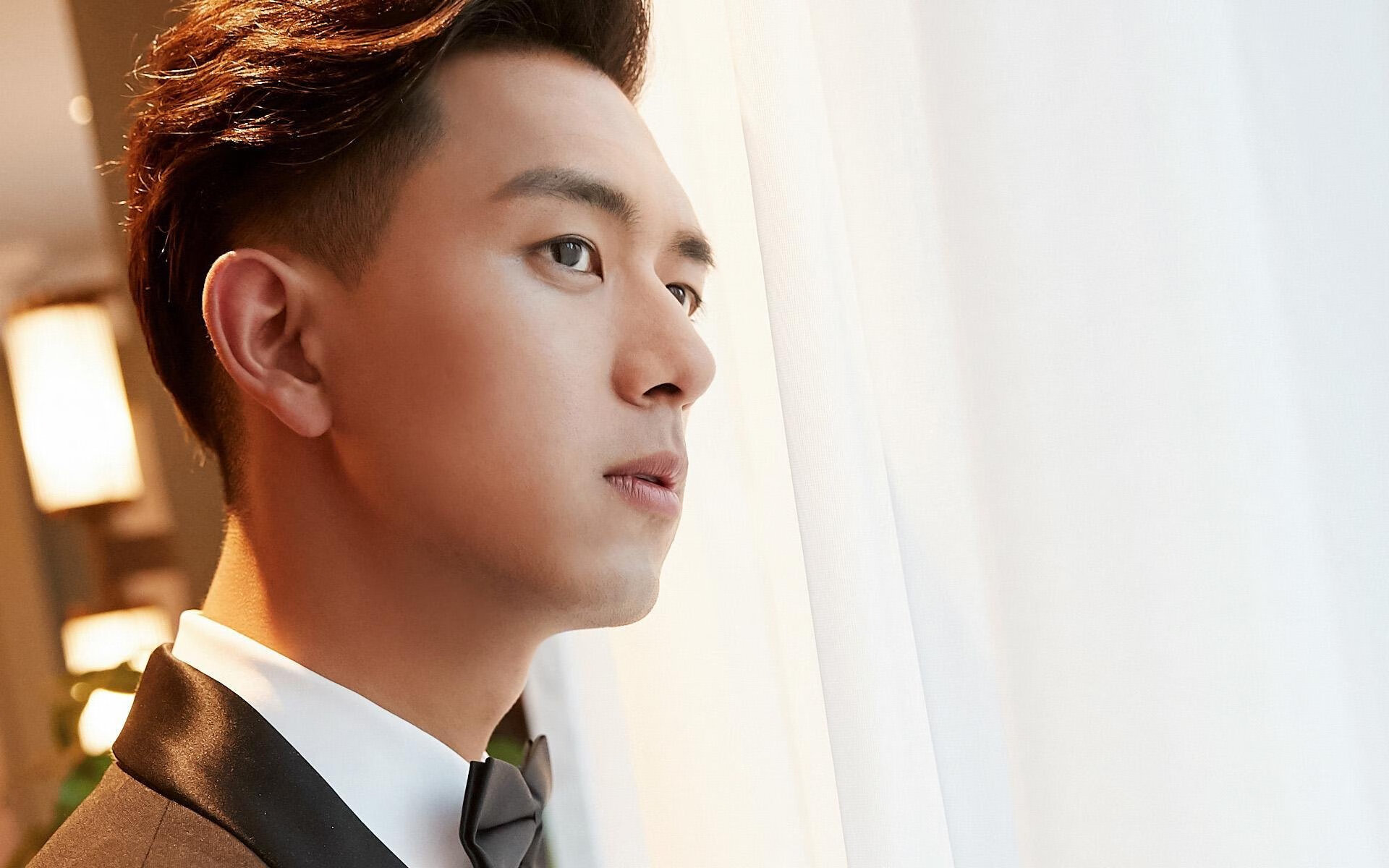 跨洋对决,湖人队轻取深圳队,王哲林闪耀赛场虽败犹荣