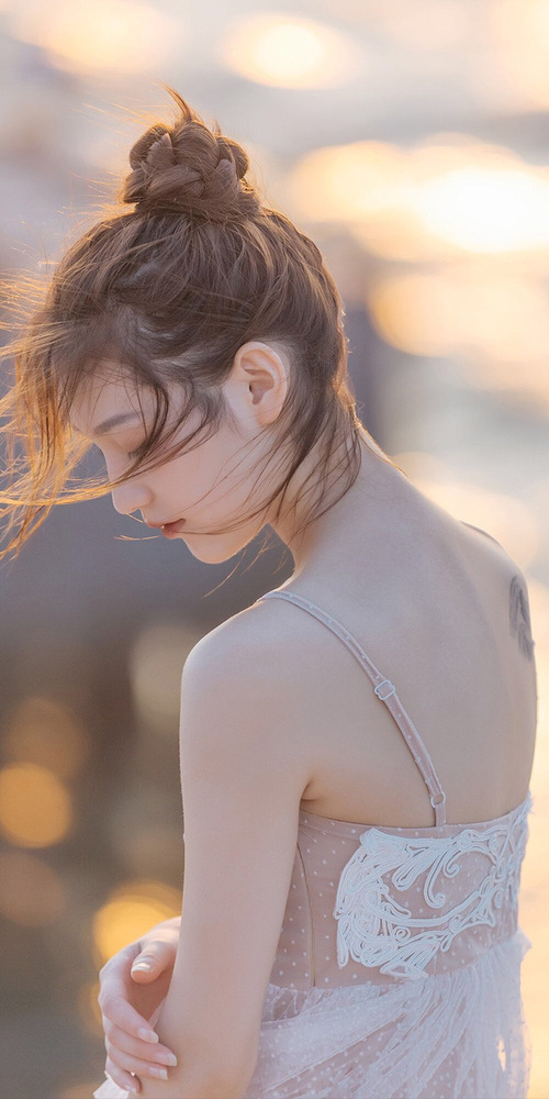 战术性击倒，当梅赛德斯的冰冷手术刀遇上哈斯车队的慌乱骰子