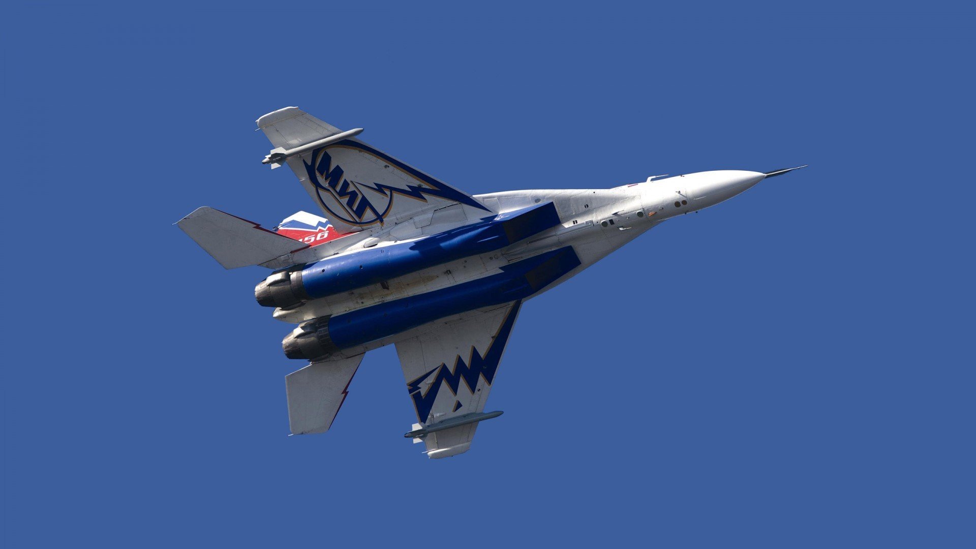 钢铁帷幕与孤星之战，季后赛抢七，篮网的封锁密尔沃基雄鹿的唯一答案