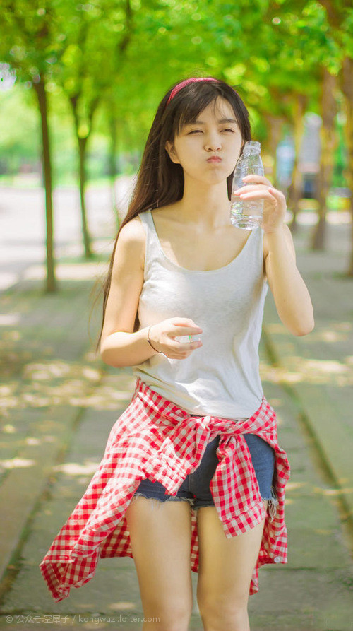 爱德华兹华丽舞步撕裂防线，钢铁绿军步步为营降服独行侠